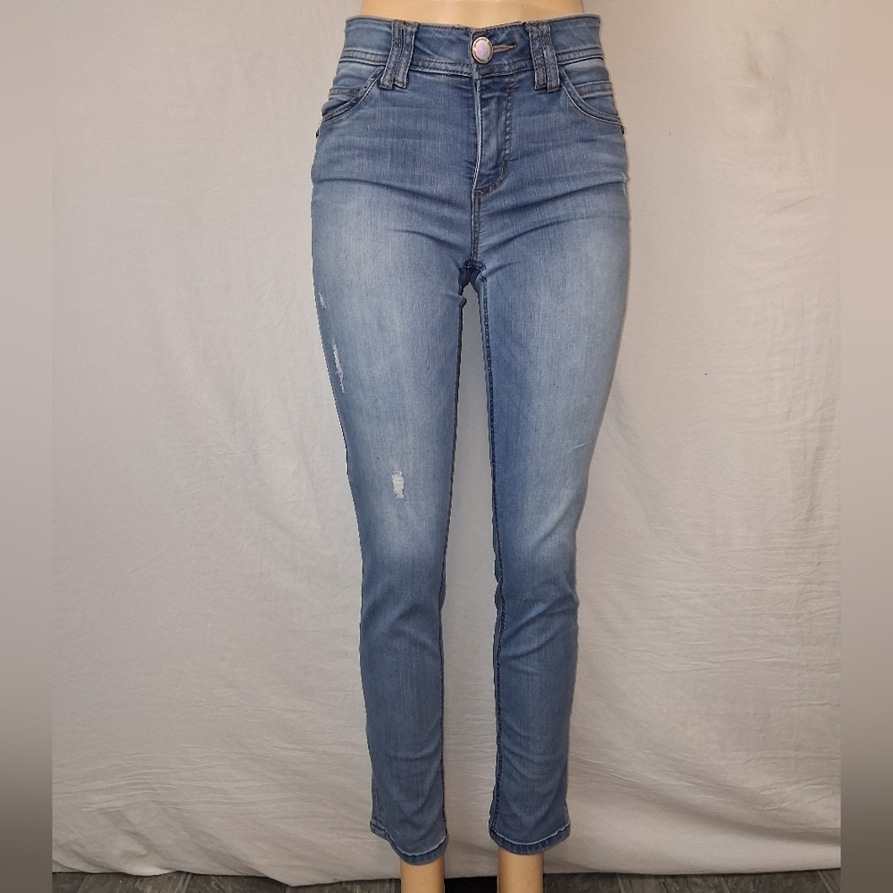 Democracy Light Wash Skinny Jeans with Subtle Distress Size 2
